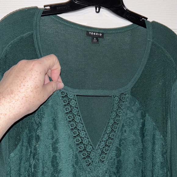 Torrid emerald top - Picture 3 of 5